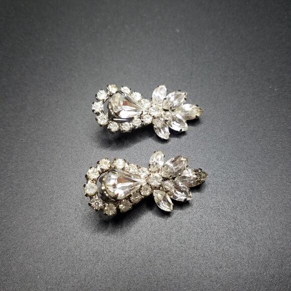 Vintage Clear Rhinestone Clip Earrings, Wedding Formal, Rhodium Plate, 1 1/2 In. - Picture 8 of 8